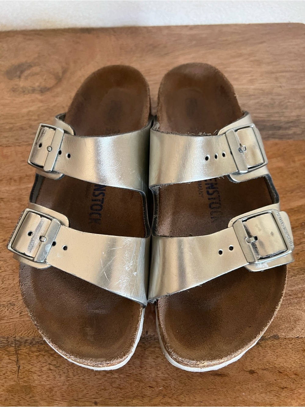 Birkenstock Arizona Silver Leather Soft Footbed Narrow Size 36 5-5.5 Narrow fit